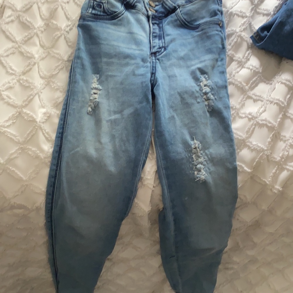 Jeans - Picture 2 of 4